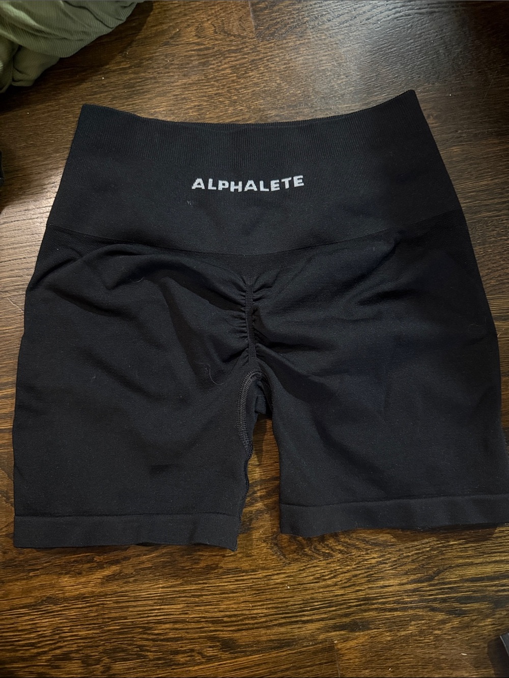 Alphalete Women's Black High-Waist Scrunch Back Bike Shorts
